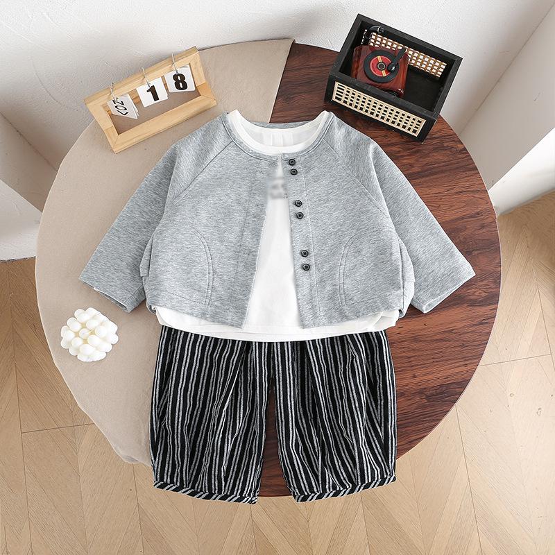 

Autumn/Winter Boys Stylish & Versatile Striped Sweatshirt Three-Piece Set - 2025 Collection for Small/Medium Kids. 130cm серый