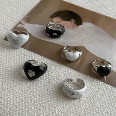 Korean Blogger Style Black & White Heart Drip Oil Ring - Simple, Versatile Stackable Index Finger Ring for Women