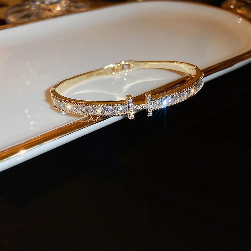 Elegant Floral CZ Stone Studded Bracelet Women Lightweight Luxury Alloy Bangle In Gold Rose