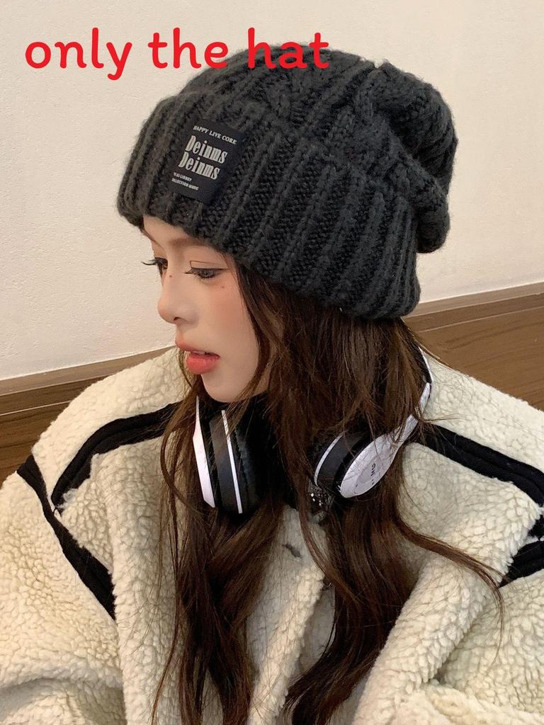 Knitted Hat Style With Letter Decor And Big Head Circumference For Casual Wear