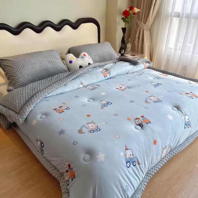 Brangdy Kids Dot Velvet Soothing Quilt