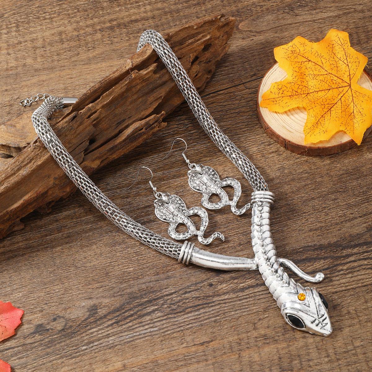 

Преувеличенный набор ожерелий из ромбовидной сетки в форме змеи: Европейская и американская модная бижутерия античный серебряного