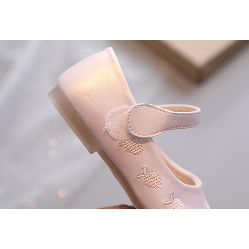Korean Style Fashion Children's Carrot Embroidered Leather Shoes / Girls' Soft-Sole Princess Shoes / Flat Dance Shoes for Toddlers & Young Children