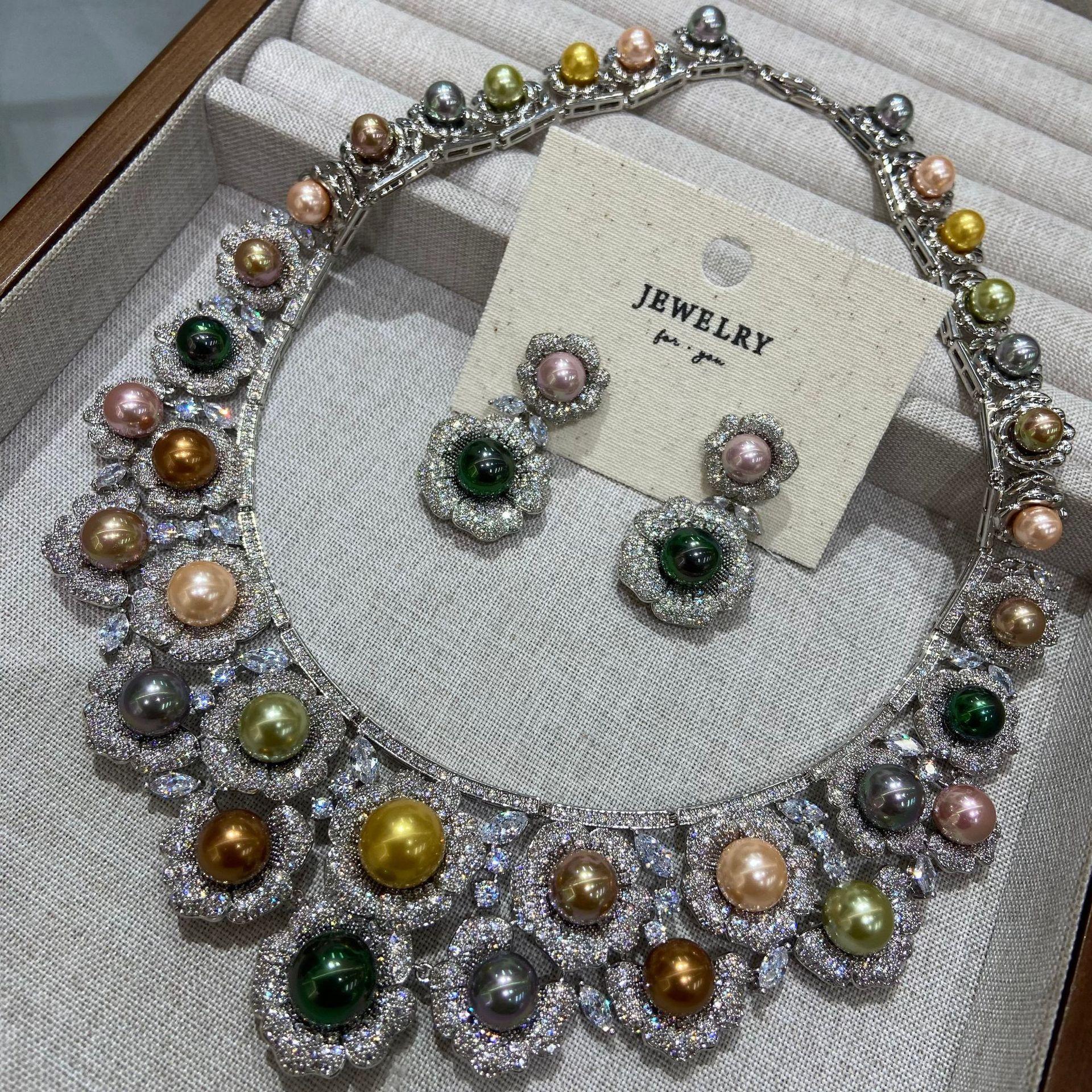 

Flash Diamond Leaf Premium Earrings Necklace Set Autumn And Winter Dress Banquet Earrings