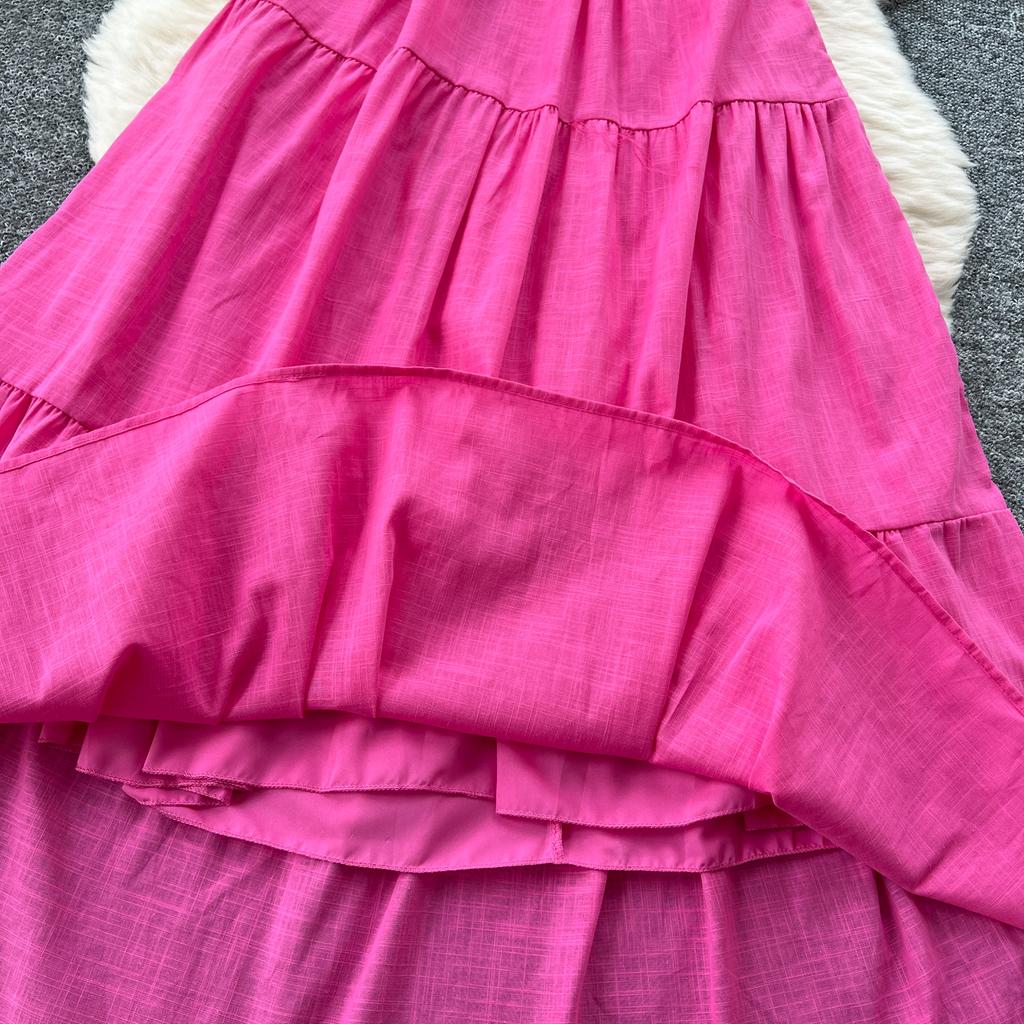 A Slimming Women's Dress with Off-the-shoulder Straps and Ruffles