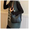 High-End Koreanische Retro Bucket Bag mit breitem Riemen - Vielseitige Umhängetasche für Herbst/Frühling 2024