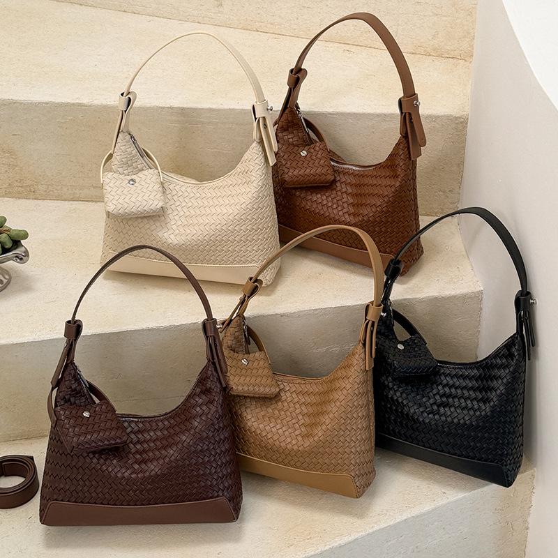 Knitted Pattern Shoulder Bag with Underarm Strap, Fashionable Handbag, Slouchy Crossbody Bag, Vintage and Niche Bag