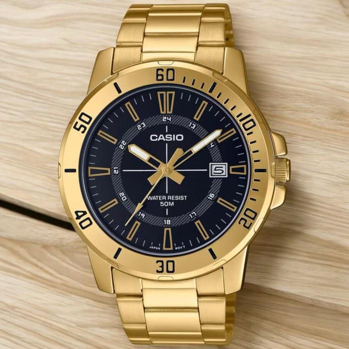 Casio Watch, Black/Gold, One Size, Bracelet