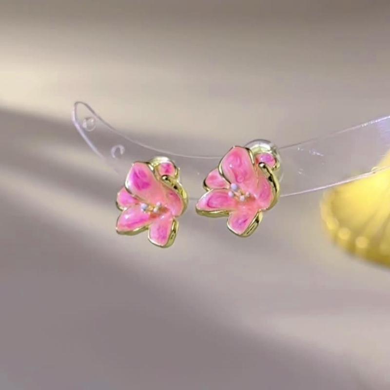 Simple Fashion Sweet Enamel Flowers Pink Color Creative Stud Earrings for Women Personality Temperament Minimalist Jewelry