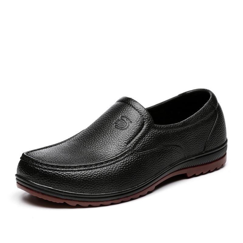 Men's Plastic Low-Top Kitchen Rain Boots: Waterproof, Oil-Proof, Non-Slip, Labor Protection Rubber Shoes for Construction Sites and Fishing.