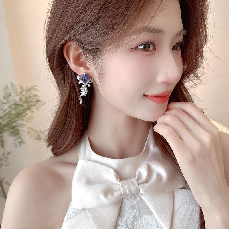 Women's Light Luxury Fashionable Temperament Square Bow Earrings Ice Cracks Sweet Geometric Earrings
