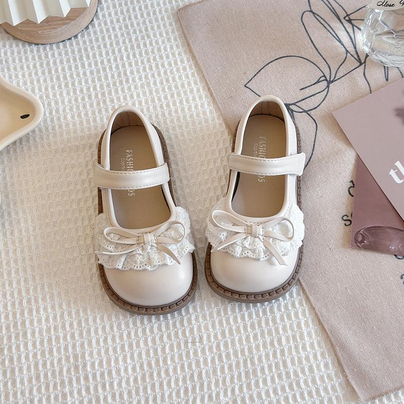 

Cute Shoes with Anti-slip Properties. New Style Girls Single Shoes. Fashionable Shoes. 25