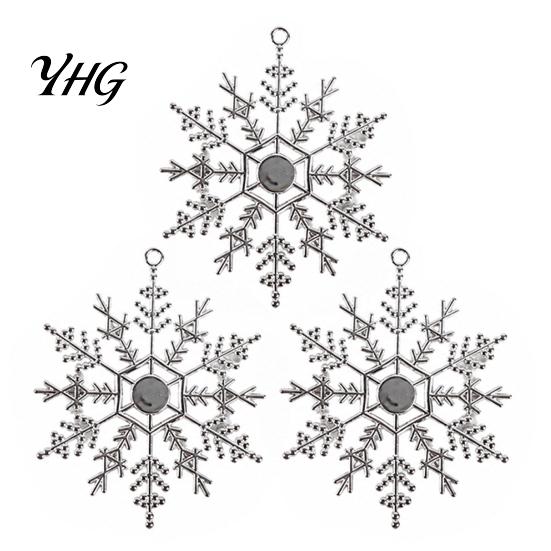 Holiday Home Decor Hanging Snowflakes 3Pcs Christmas Tree Ornaments, 10cm Glitter Plastic Snowflake Large Ornaments Decorations for Winter Wonderland