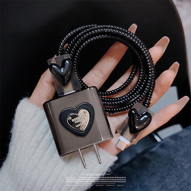 Silver Heart Apple 15 Pro Max Data Cable Protective Cover for iPhone 14 - 20W Fast Charging Soft Shell