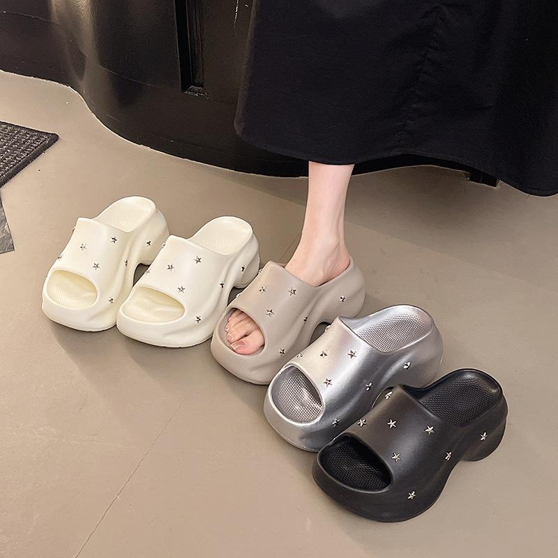 Thick-soled heightening one-word slippers for women to wear in summer, new lightweight hole shoes, small beach cool slippers