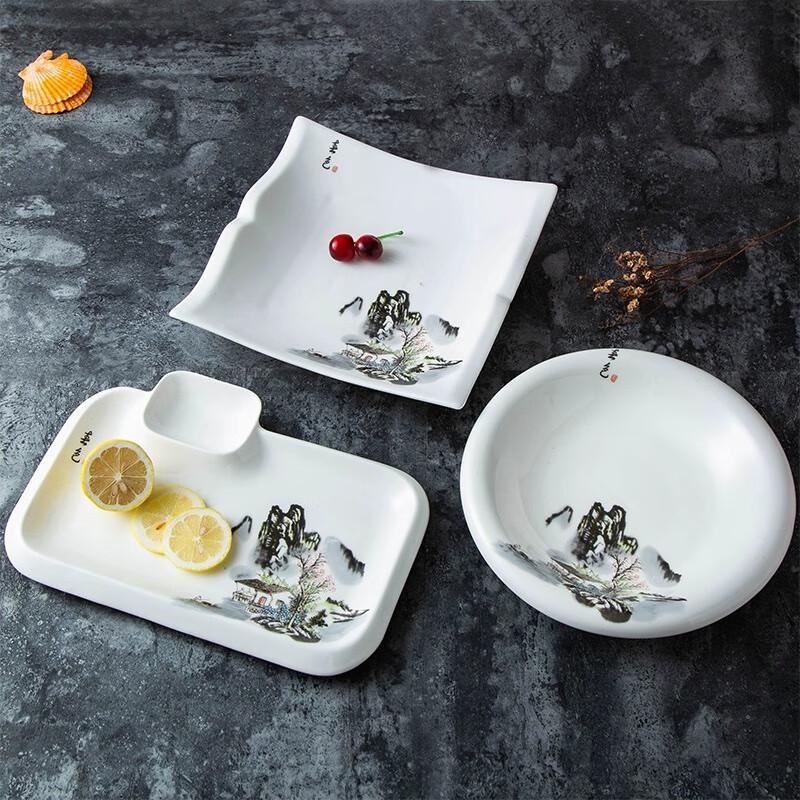 Künstlerischer unregelmäßiger Keramikteller