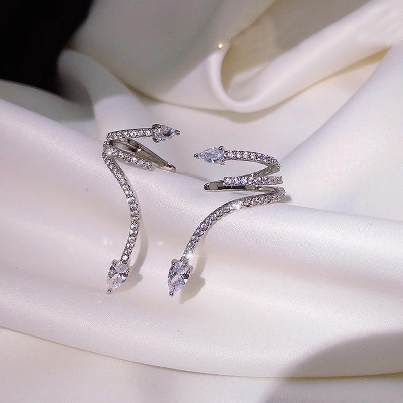 Exaggerated Asymmetric Snake Ear Cuff Clip Wrap Earring for Women Men Punk Cartilage Alloy Butterfly Earrings Jewelry Gifts