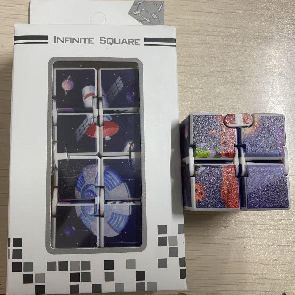 

«Трансграничный бесконечный магический куб»: Трансформируемая игрушка для снятия стресса на пальцах для взрослых.