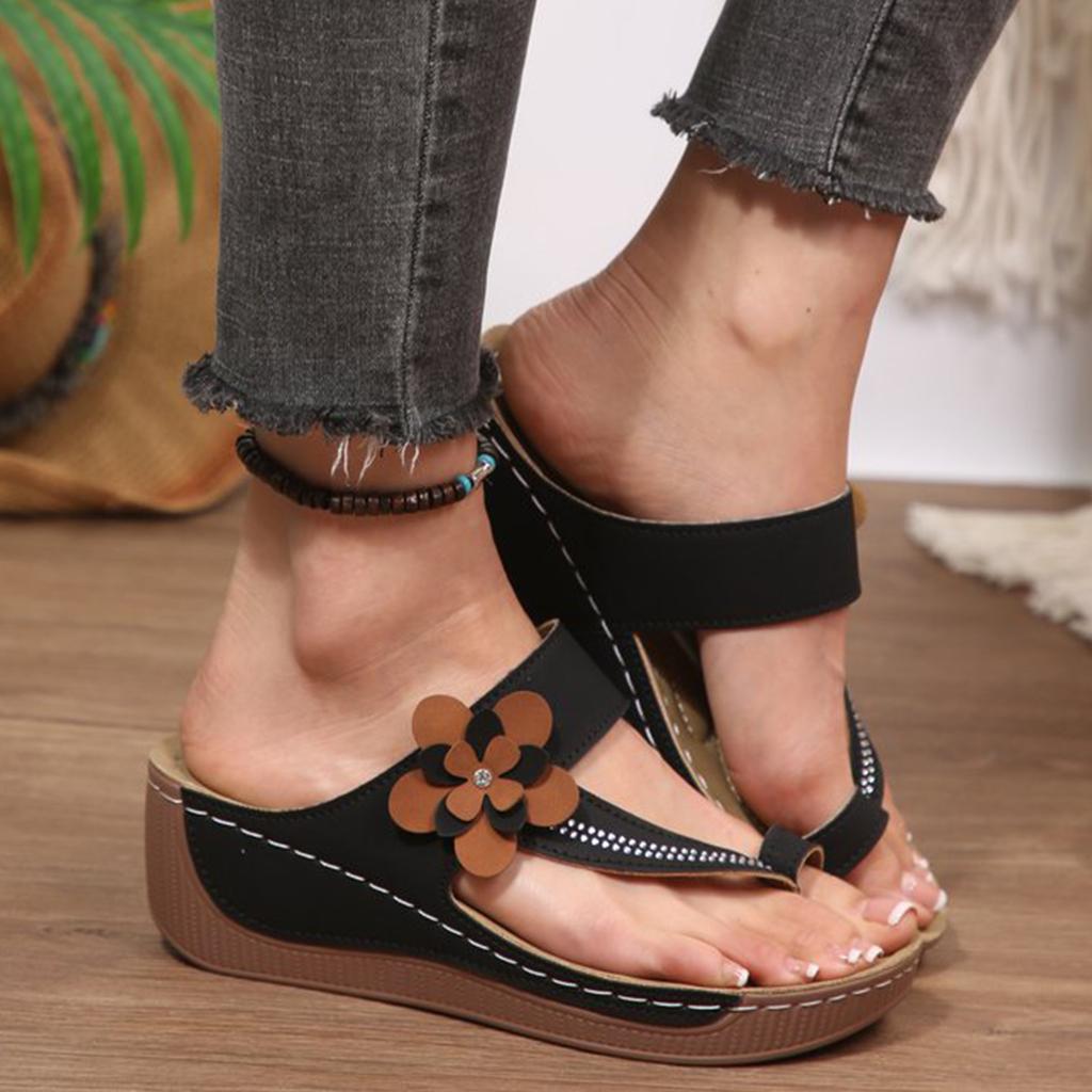 Women's Floral Decor Platform Flip Flop Sandals Thick Sole Open Toe Slip On Casual Summer Footwear