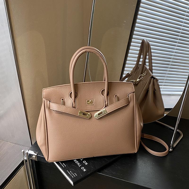 

Winter new lock portable women s bag European and American fashion simple lychee pattern single shoulder oblique span platinum bag Small верблюд