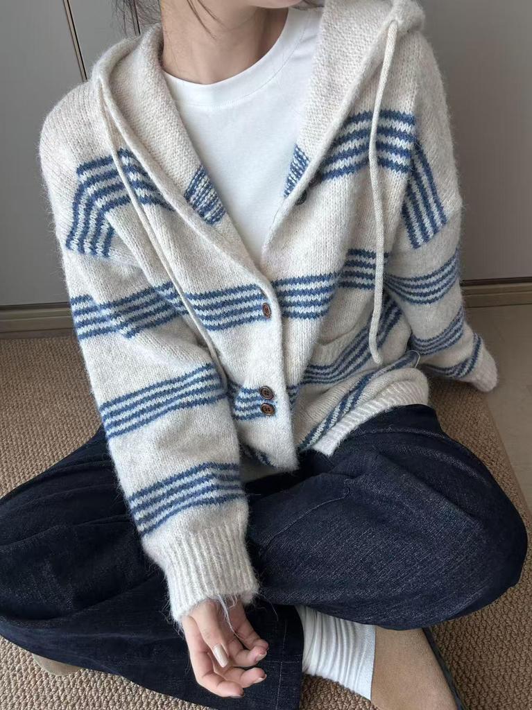 Striped Cozy Hoodie Sweater - Soft Korean-Style Cardigan for Autumn/Winter