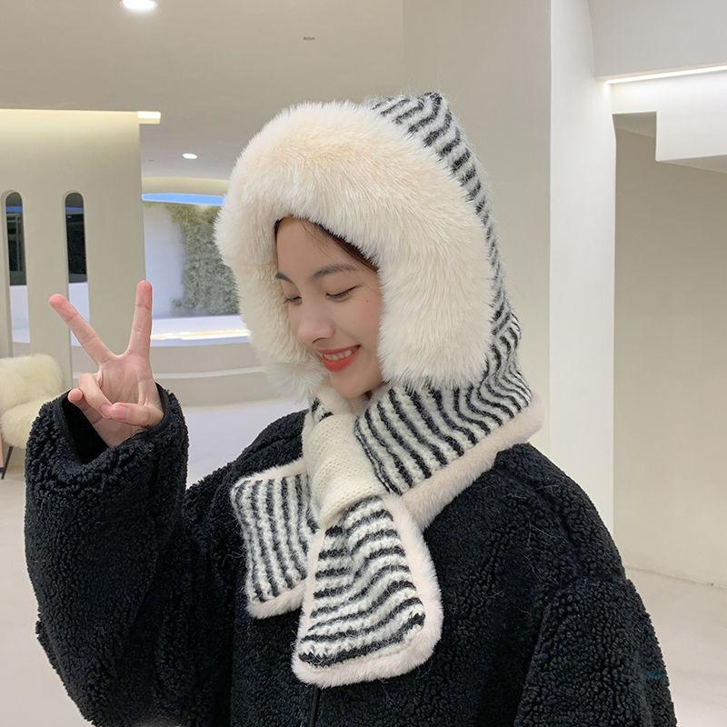 

Осень Зима Женская Универсальная Милая Северо-восточная Плюшевая Шапка Лей Фэн со Встроенным Шарфом Защита Ушей Теплая Трендовая Шапка Лей Фэн One Size