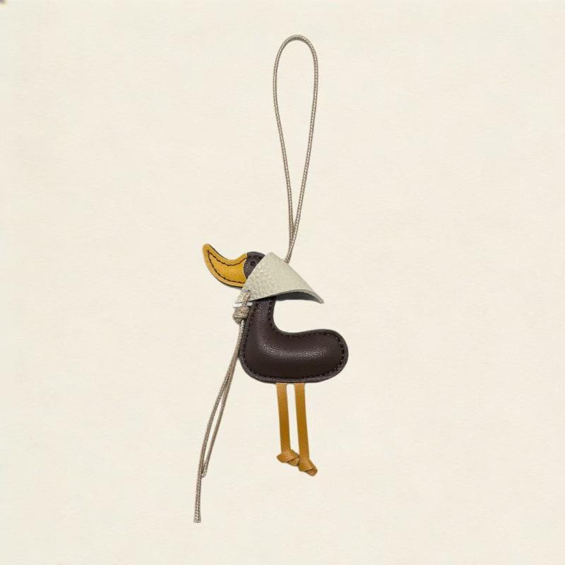New Creative Scarf Duck Duck Duckling Car Keychain Leather Bag Pendant Pendant Car Keychain Decoration With Cute Keychain