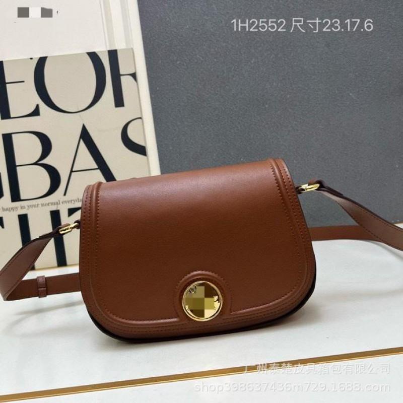 2025 Neue C-Stil Retro Satteltasche Damen Echtes Leder Crossbody Modisch Allespassend Klein Quadratisch Hochwertiges Gefühl