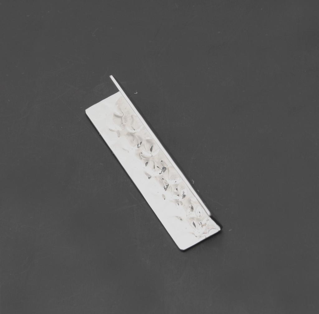 Yamako Stainless Steel Chopstick Rest Delta Hammered Finish 15383