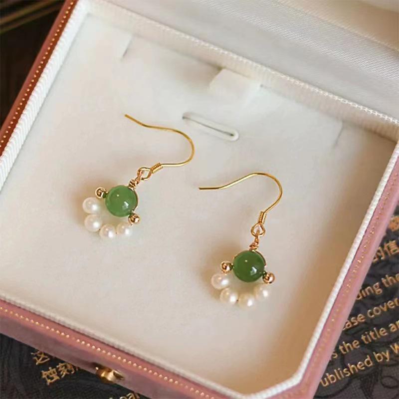 Retro Chinese Hetian Hanfu Style Clip-On Earrings - Unique Niche Design, No Piercing Needed
