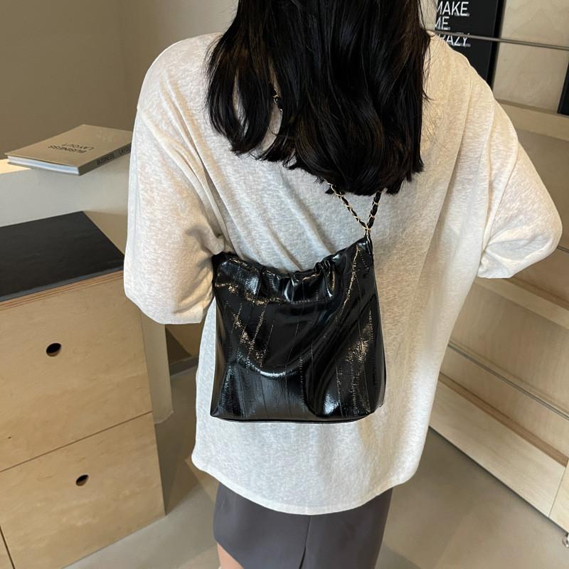 Stylish Pu Bucket Bag For Women Trendy Chain Crossbody Bag In Black Beige Pink Silver