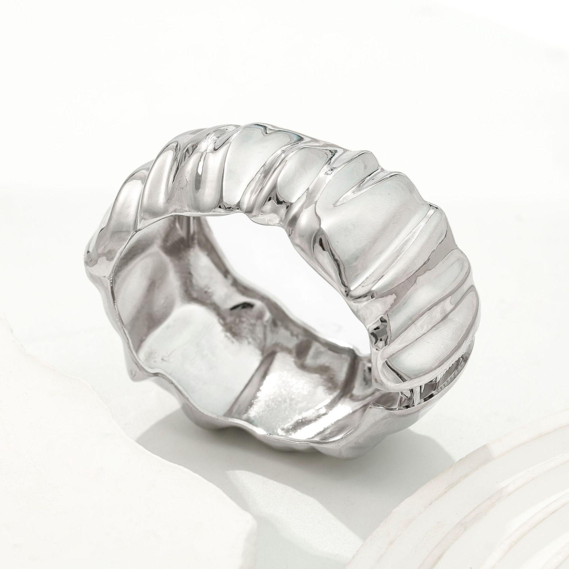 

Украшения для рук преувеличенная мода нерегулярный дизайн чувство плиссированная личность браслет инс холодный ветер браслет серебряный