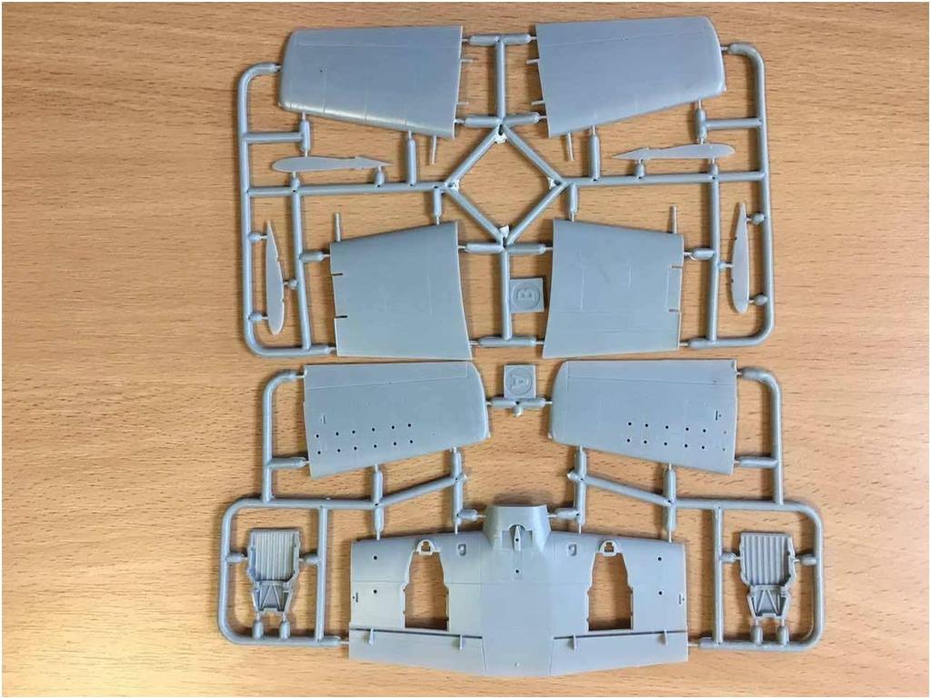 Scale Wings Douglas Skyraider Folding Wing Set Plastic Model Parts MDVSWVS72002 1/72 AD-5