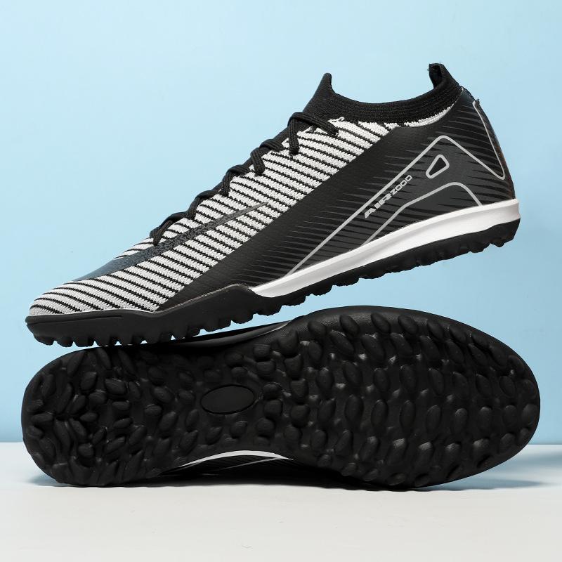 Seamless fly-woven football shoes men's low-top youth long nails broken nails training sports shoes 2025 retail