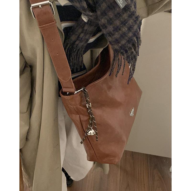 

Сумка Зимняя Премиум Подмышечная Сумка Женская 2025 Новая Простая Большая Вместимость Сумка-тоут Универсальная На Плечо Кроссбоди