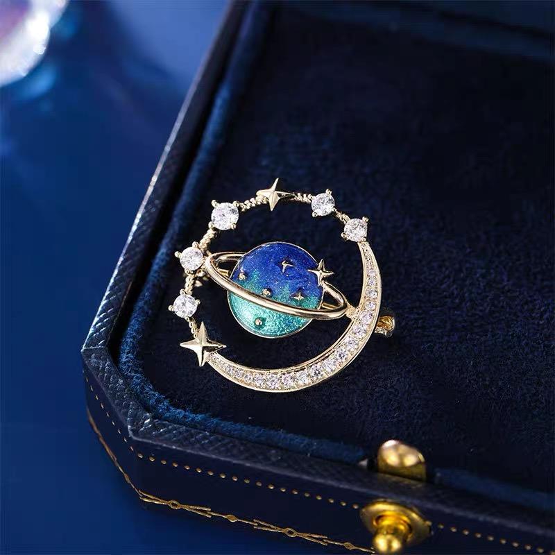 Star Sky Rhinestone Earth Brooch Pins for Women Men Enamel Full Zircon Deco Space Planet Badge Lapel Pin Gifts