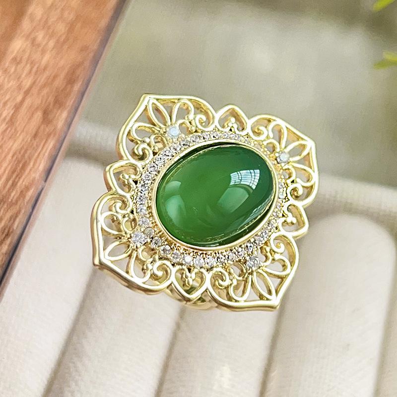 

New Huabi Jewelry European Simulation Pigeon Blood Red Corundum Green Chalcedony Retro Hollow Set Main 10 * 14
