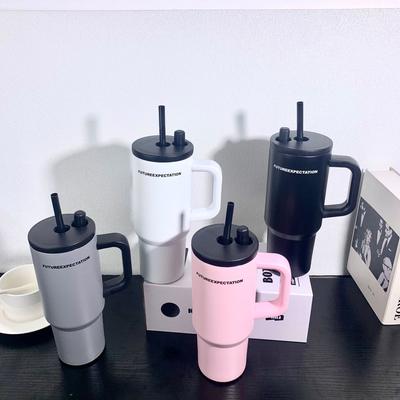 Neue 304 Edelstahl Thermoskanne große Kapazität Wasserbecher Becher mit Strohhalm kalter Auto-Eisbecher Geburtstagsgeschenk