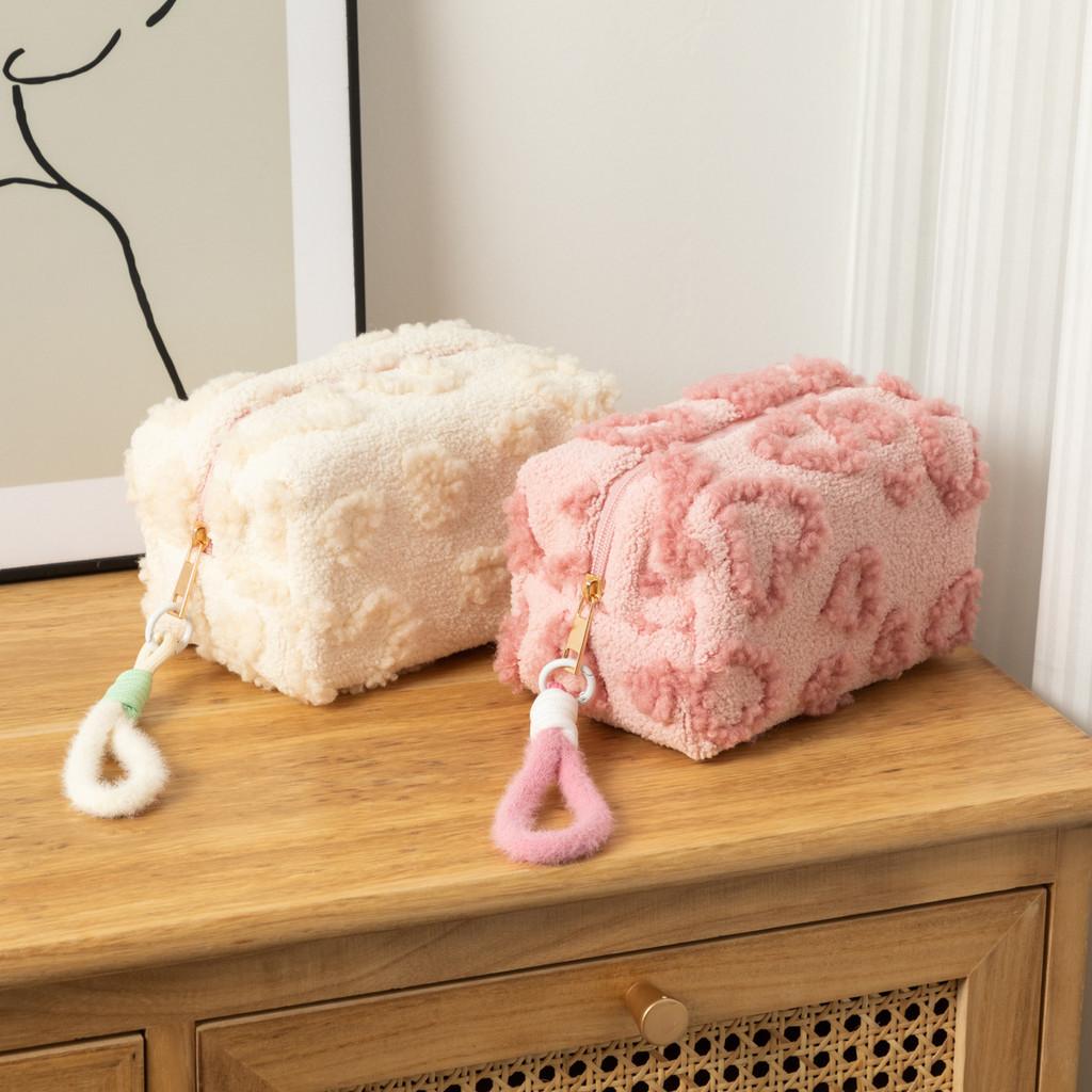 Sweet Plush Cosmetic Organizer With Heart Pattern And Zipper Closure For Women And Men