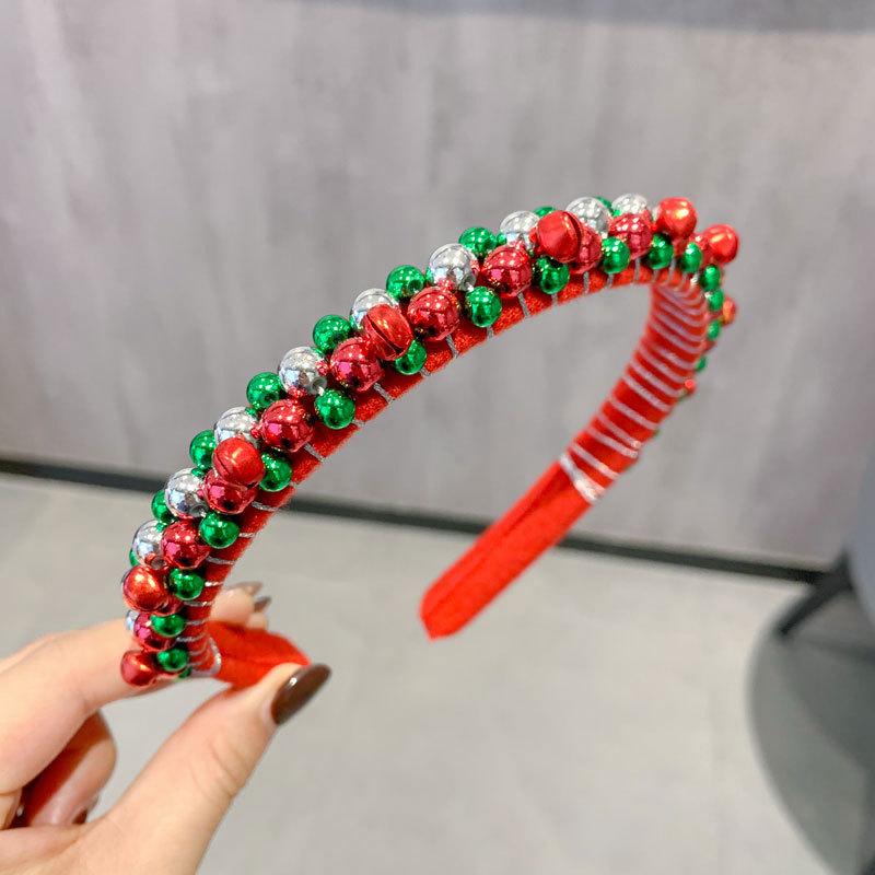 Vianočná čelenka s červenými a zelenými korálkami a zvončekmi Párty čelenka do vlasov pre ženy Vianočná párty Doplnok do vlasov Darček Rekvizita na sviatočné fotenie