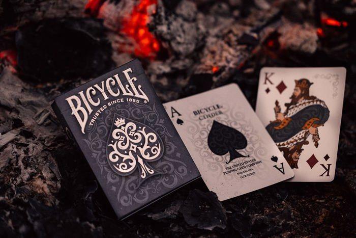 Bicycle - 10033114 - Jeu de 54 Cartes a Jouer - Collection Ultimates - Cinder - Magie/Carte Magie