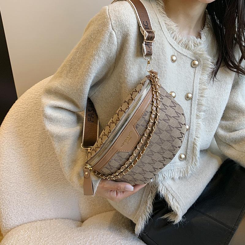 Trendy Waist Bags, Chic Crossbody Chest Bag, Stylish Chain Letter Patterns & Adjustable Wide Straps, Perfect for Daily Outfits