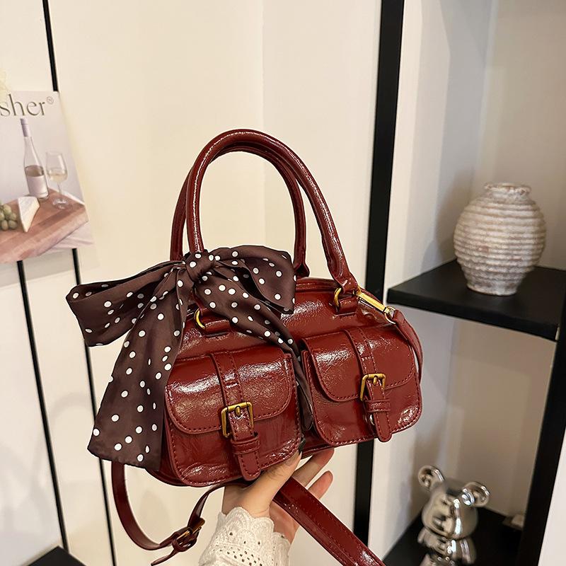 Popular Small Bag Women's New Portable Pillow Bag Red Retro Commuter Versatile Messenger Bag