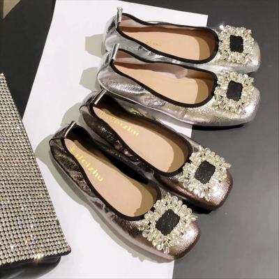 New Women Flat Shoes Fashion Crystal Soft Upper Boat Shoes Girl Comfortable Slip-on Loafers