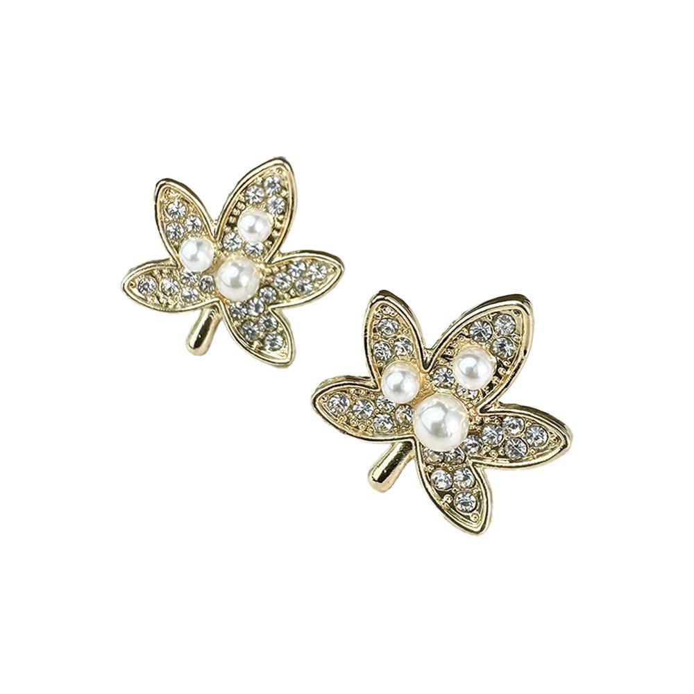 Premium Maple Leaf Earrings Women'S Chao Street Shooting Temperament Earrings Pendant Earrings Copper Inlaid Zirconium Exquisite Earrings