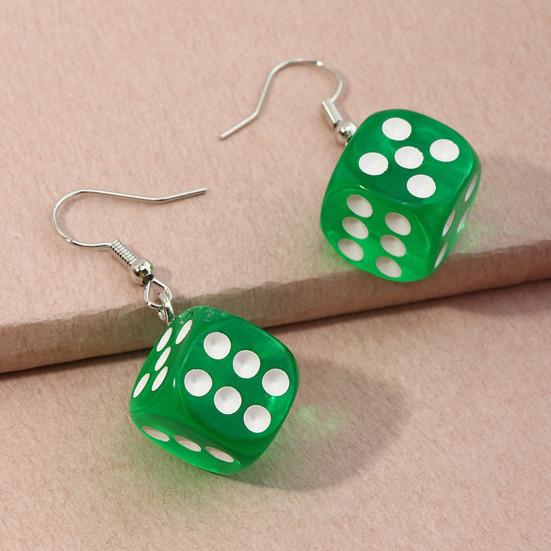 Cercei cu picătură eleganti, toate se potrivesc cu rochie de doamnă