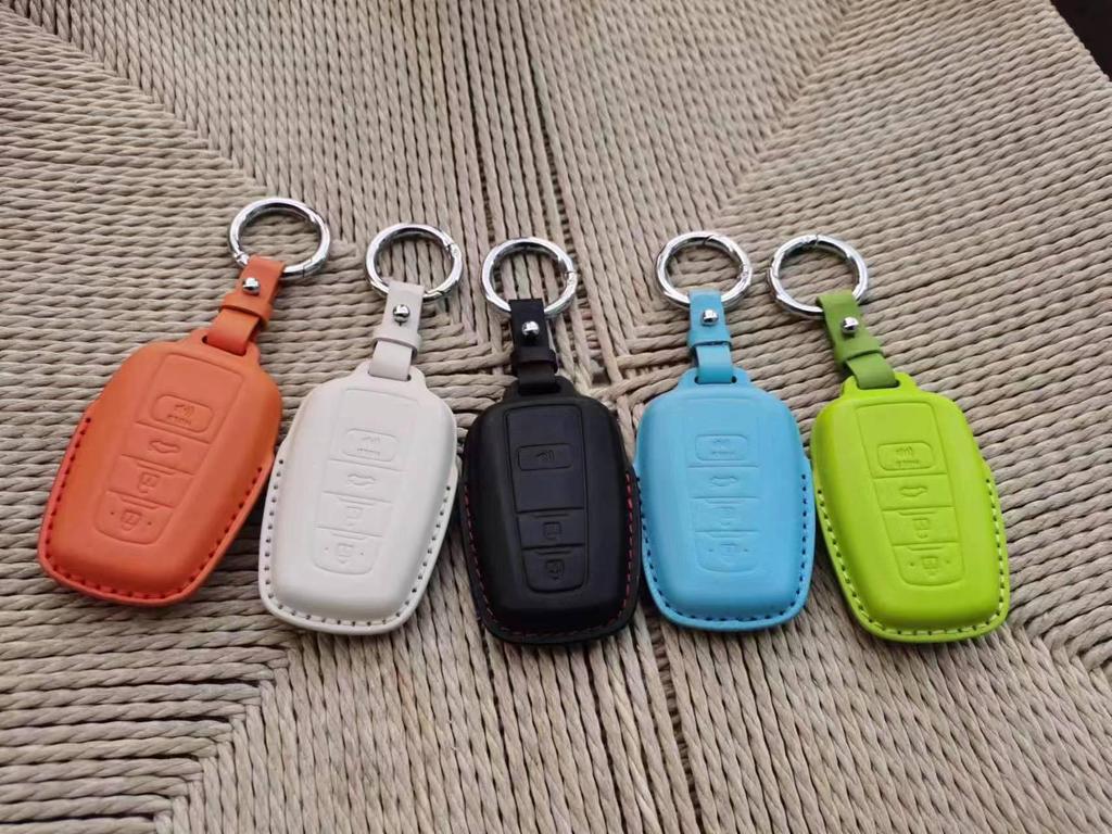 Genuine Leather Retro Key Case for 2021 Toyota Avalon Hybrid