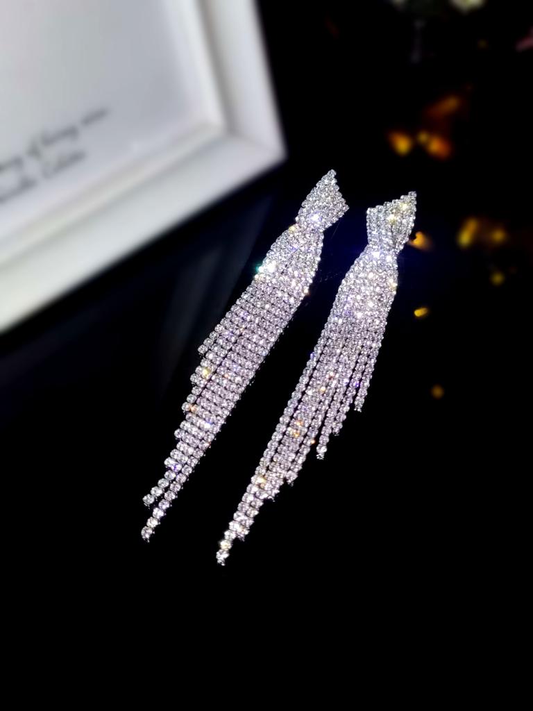 Premium Shiny Claw Chain Luxury Crystal Earrings