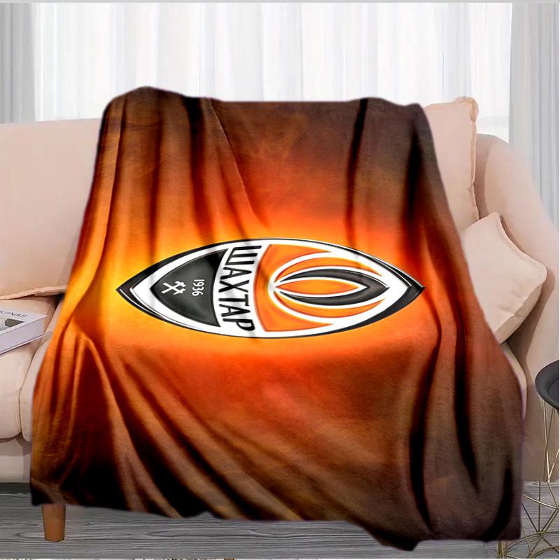 Shakhtar Donetsk Crest Design Blanket Suitable for Sofas, Beds, Offices, And Camping - Perfect Gift for Halloween Christmas