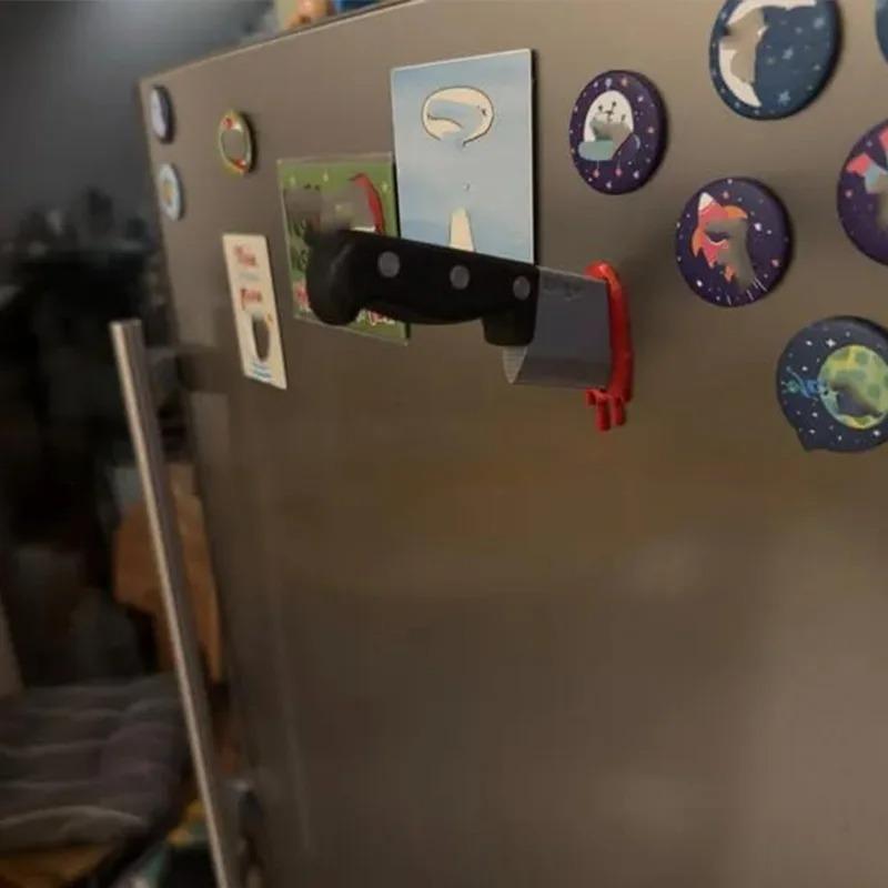 Mini Rolig Kniv Magnetiska Kylskåpsmagneter 3D Rolig Yxa Kylskåpsmagnet Hemdekorationer hemtillbehör Kylskåp För Järnyta
